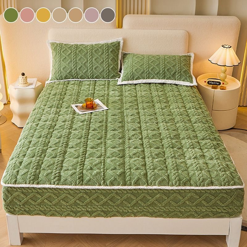 WARM FITTED BED SHEET - Brushed Flannel & Deep Pocket (Up to 40cm), Non-Slip Corners for All-Season Comfort - Perfect Gift Idea