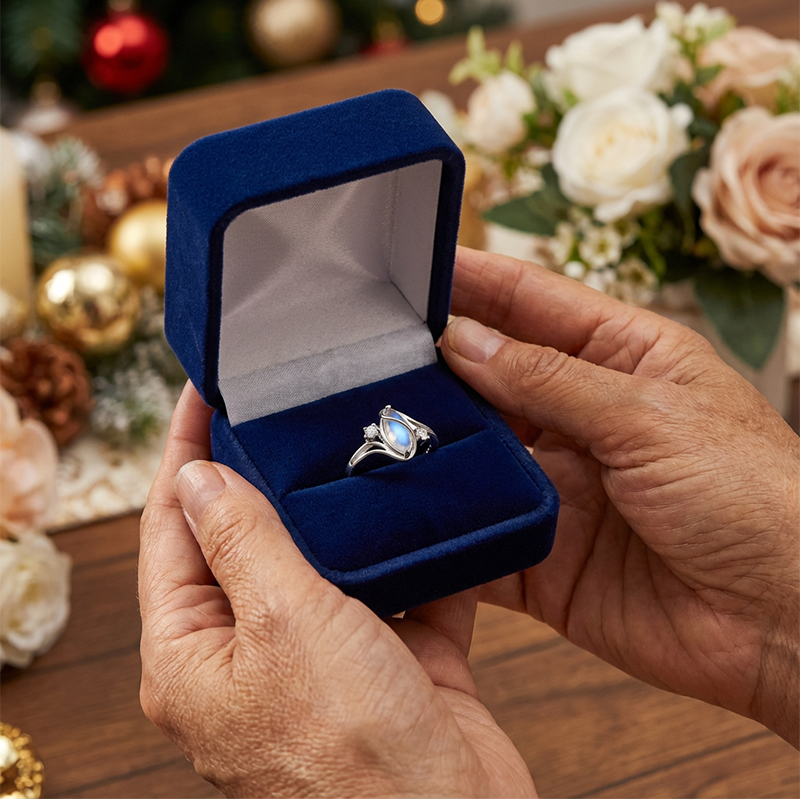 Geometric Oval Moonstone Ring with Zirconia Accents – Mystical, Sparkling & Timelessly Elegant
